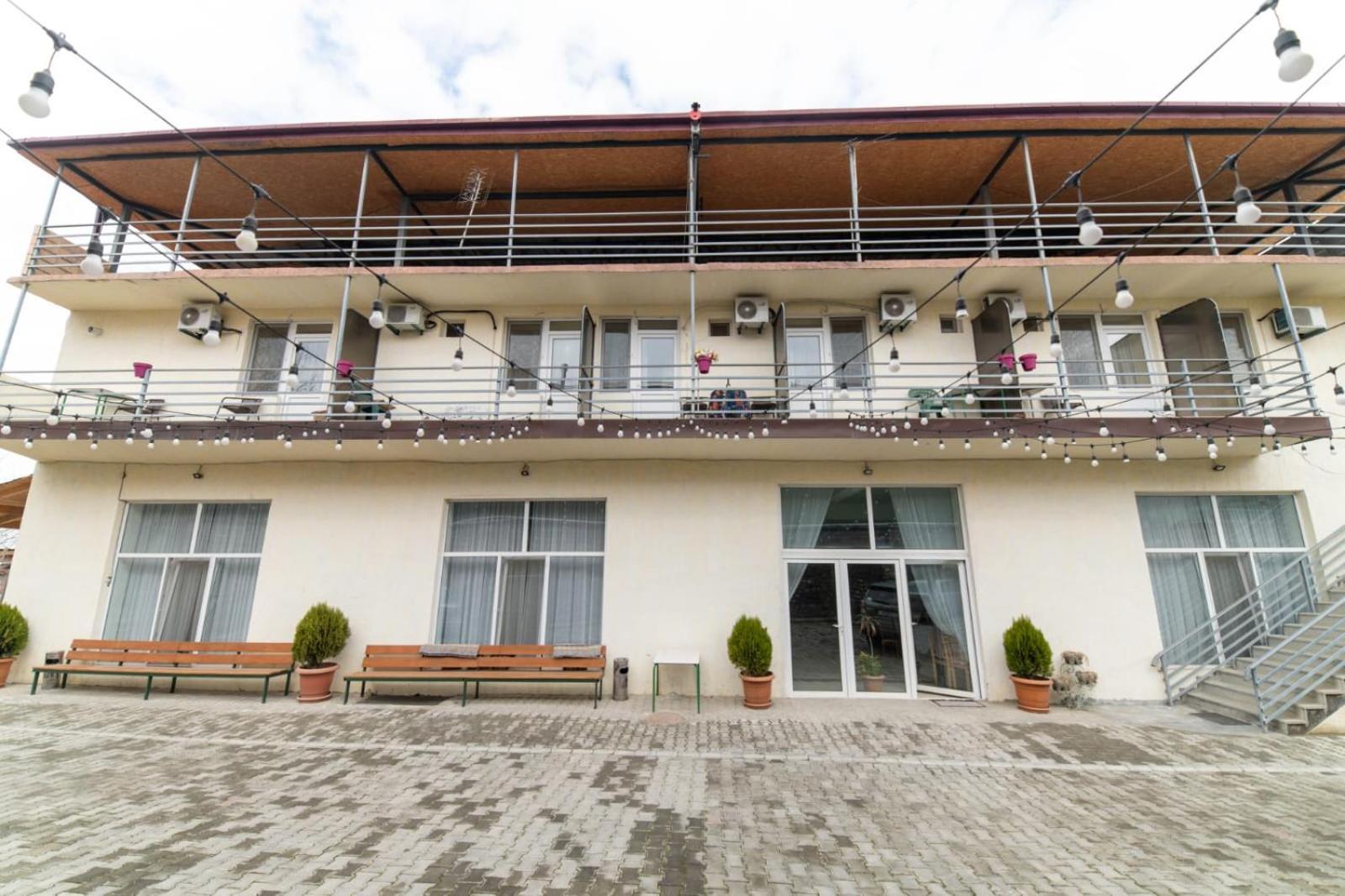 Guest House Kavkasioni 33 Telavi Dış mekan fotoğraf